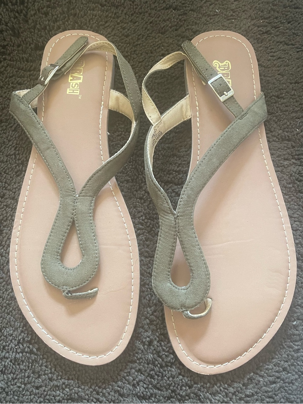 Brash Olive Green Suede Toe-Ring Sandals